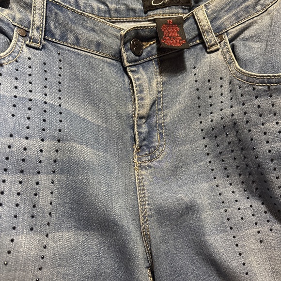 Earl James Jeans - Picture 2 of 4